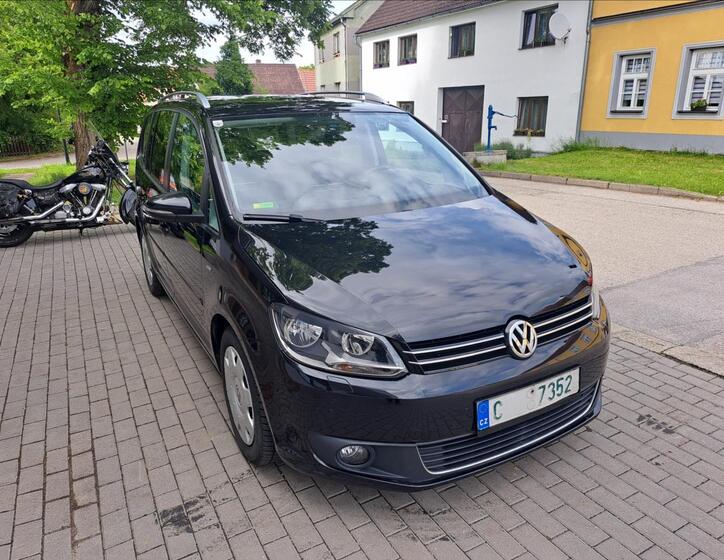 Volkswagen Touran 1