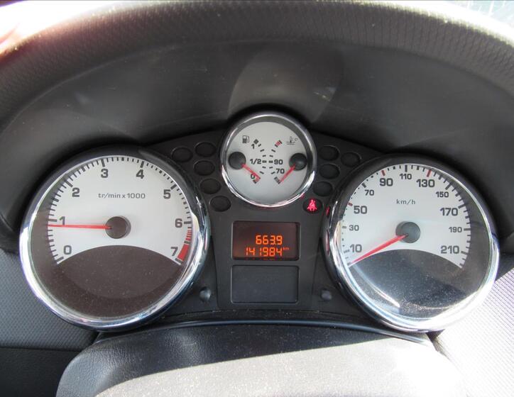 Peugeot 207 13