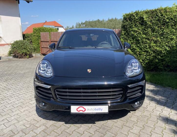 Porsche Cayenne 8