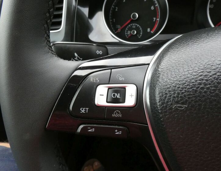 Volkswagen Golf 34