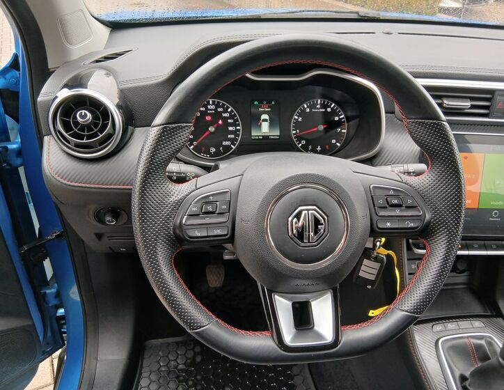 MG ZS 18