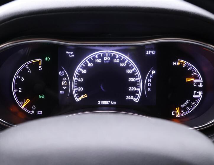 Jeep Grand Cherokee 24