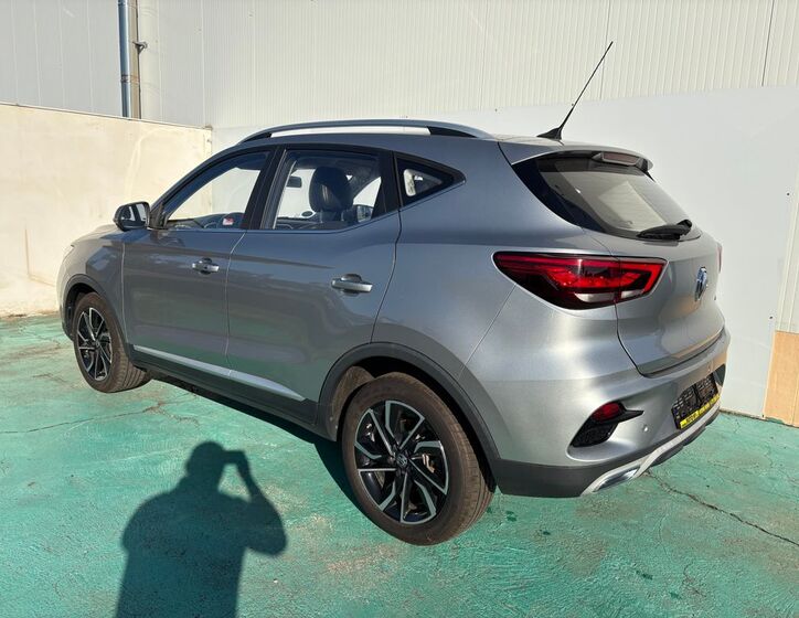 MG ZS 4