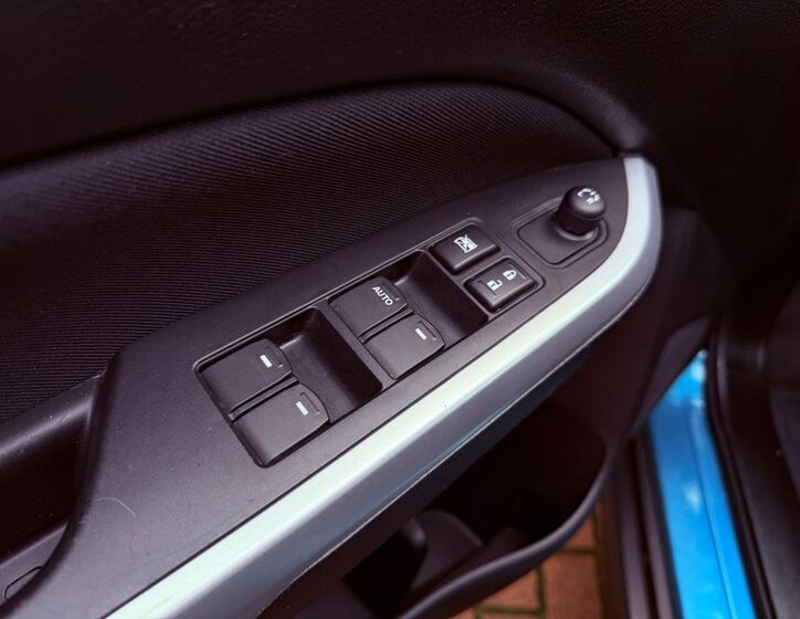Suzuki Vitara 12