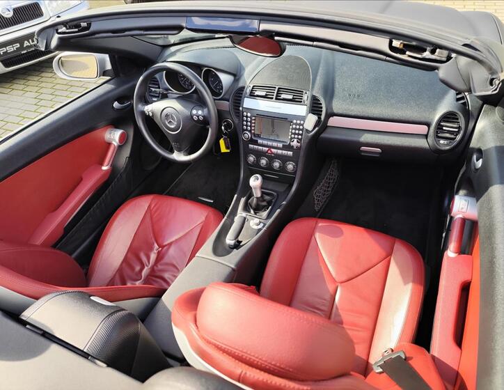 Mercedes-Benz SLK 17