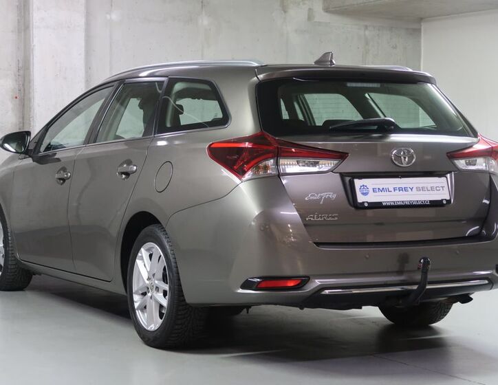 Toyota Auris 7