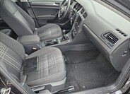 Volkswagen Golf 32