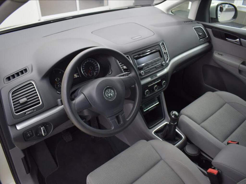 Volkswagen Sharan 9