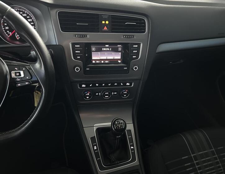 Volkswagen Golf 15