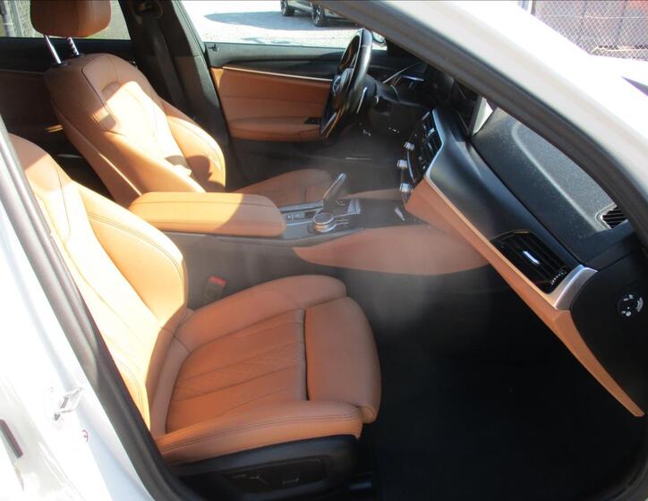 BMW Řada 5 12