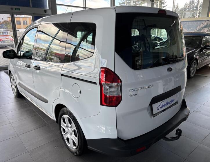 Ford Tourneo Courier 4