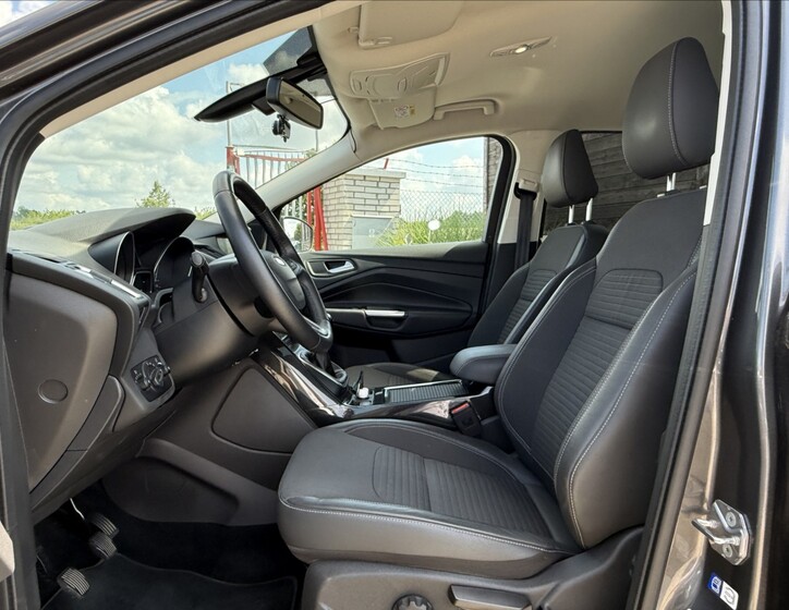 Ford Kuga 9