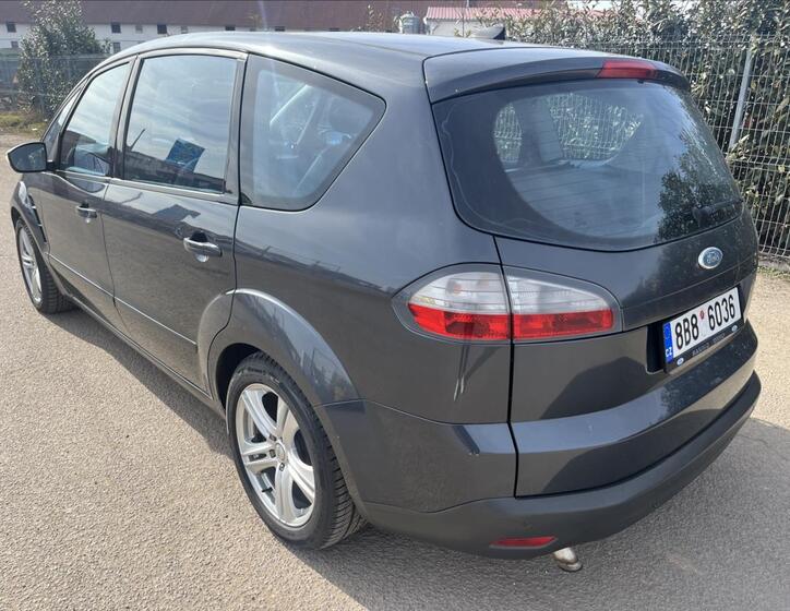 Ford S-MAX 8