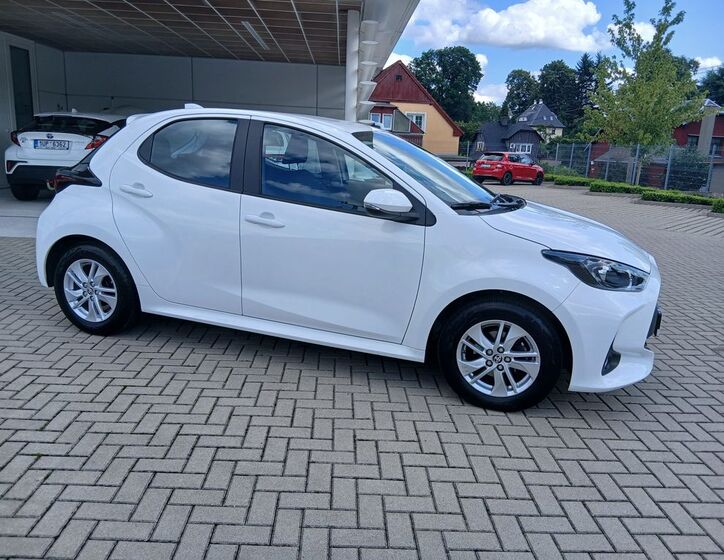 Toyota Yaris 7