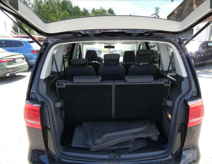 Volkswagen Touran 10