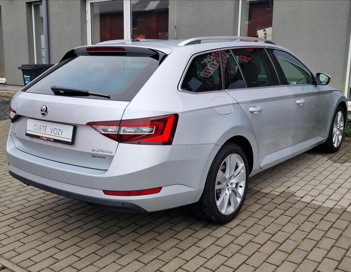 Škoda Superb 10