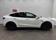 Tesla Model Y 10