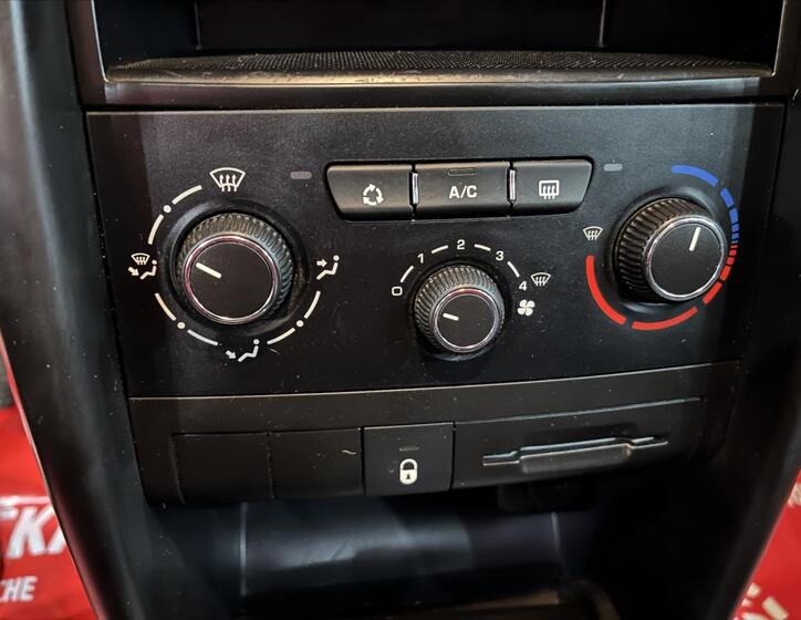 Peugeot 207 26