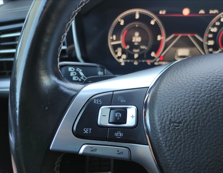 Volkswagen Touareg 12