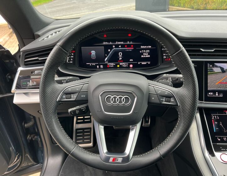Audi SQ8 19