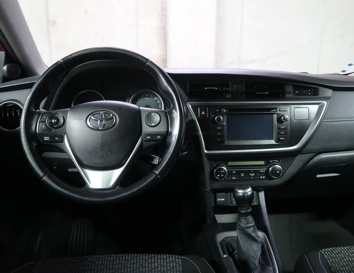 Toyota Auris 15