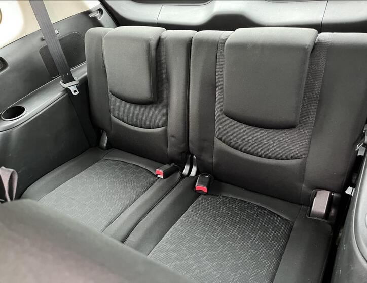 Mazda 5 13
