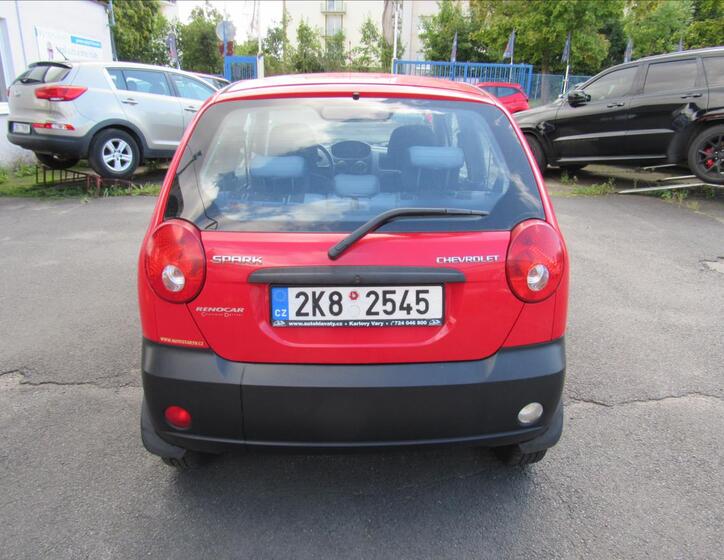 Chevrolet Spark 5