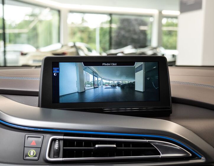 BMW i8 10