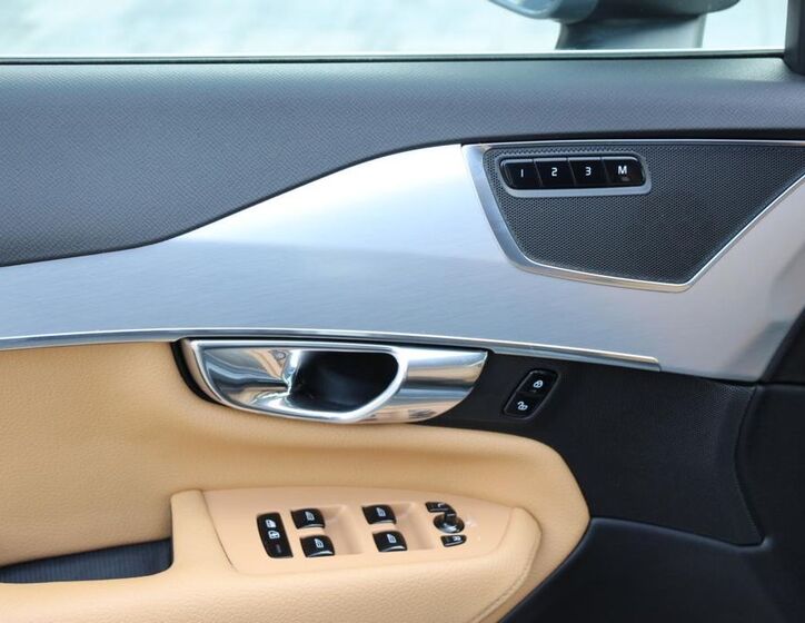 Volvo XC90 21