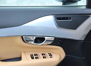 Volvo XC90 21