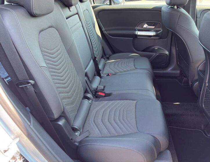 Mercedes-Benz GLB 7