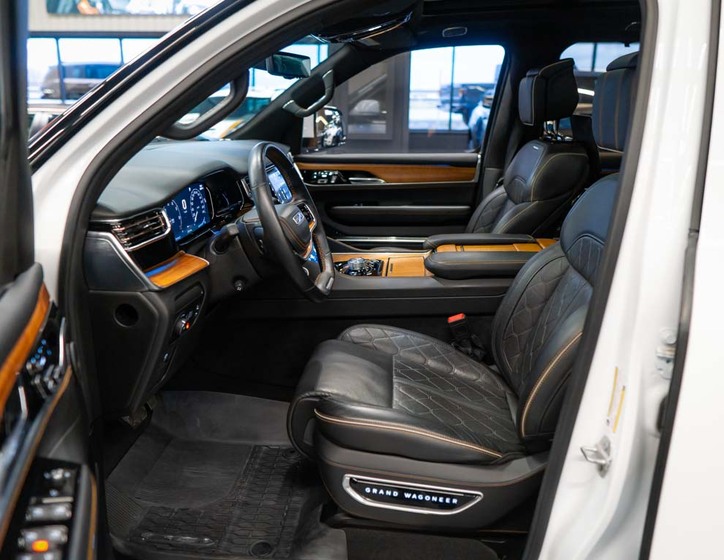 Jeep Grand Wagoneer 17