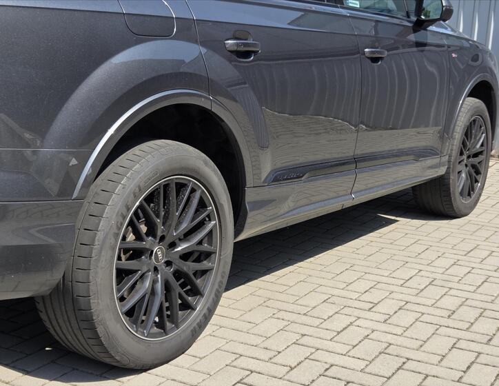 Audi Q7 18
