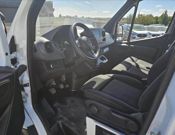 Mercedes-Benz Sprinter 8