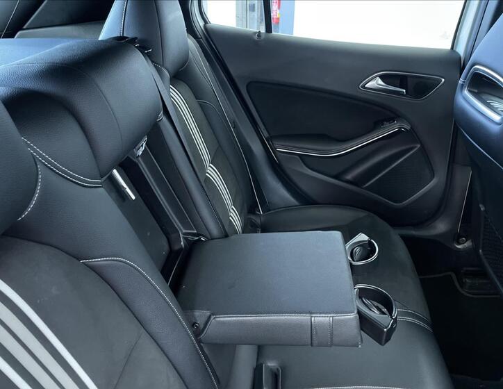 Mercedes-Benz GLA 20