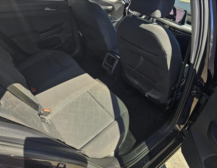 Volkswagen Golf 36