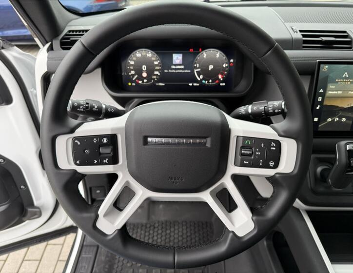Land Rover Defender 13