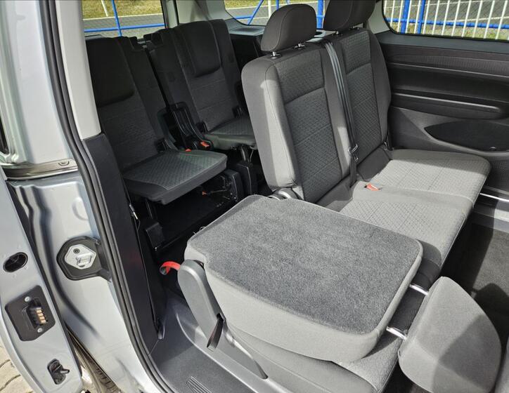 Ford Tourneo Connect 9