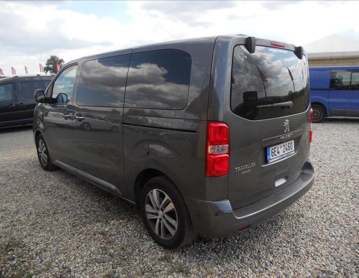 Peugeot Traveller 8