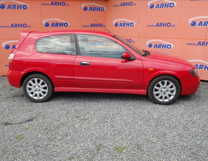 Nissan Almera 8