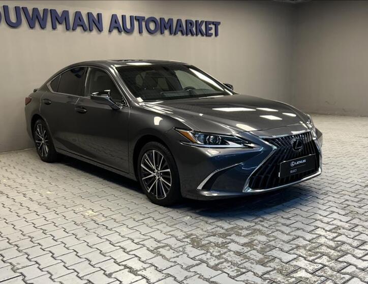 Lexus ES 300h 11