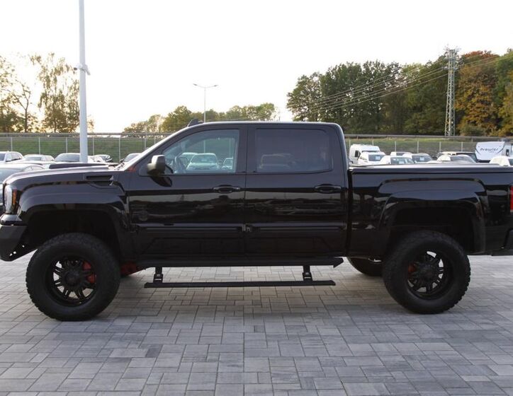 GMC Sierra 3