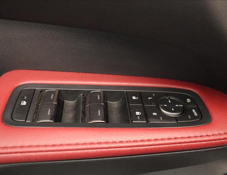 Lexus RX 500h 11