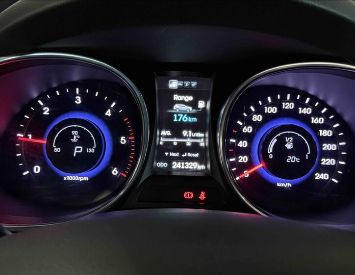 Hyundai Santa Fe 23