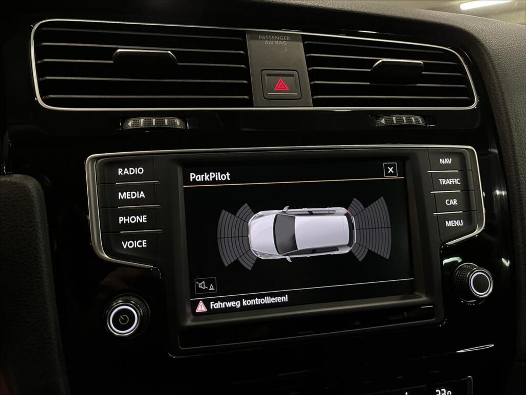 Volkswagen Golf 30