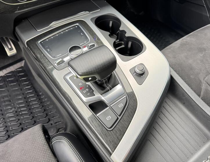 Audi Q7 36