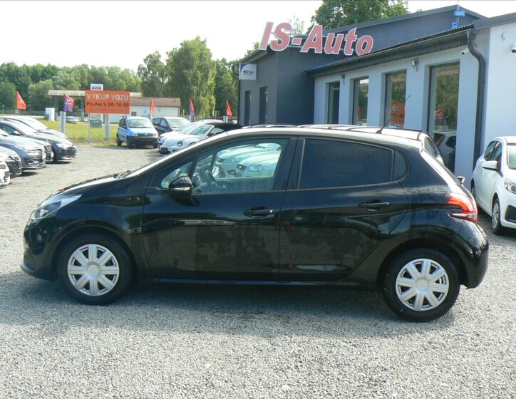 Peugeot 208 8