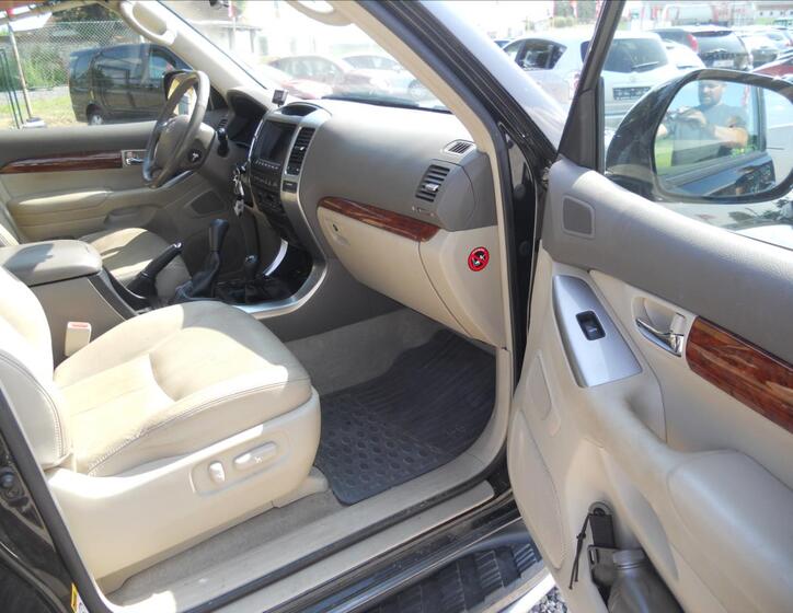 Toyota Land Cruiser 21