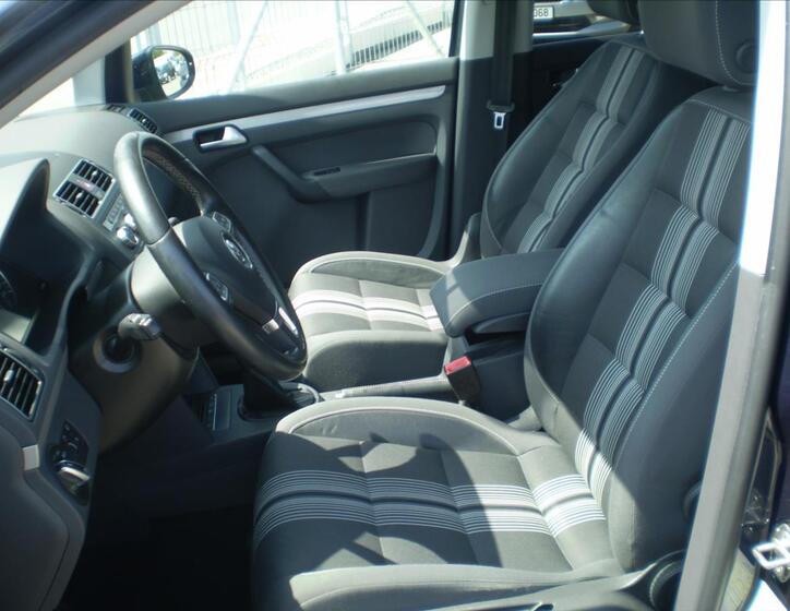 Volkswagen Touran 7