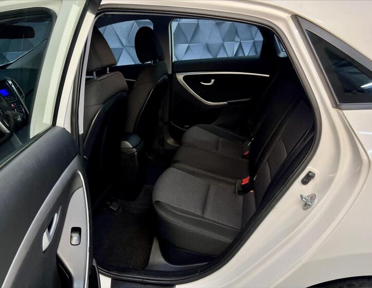 Hyundai i30 12